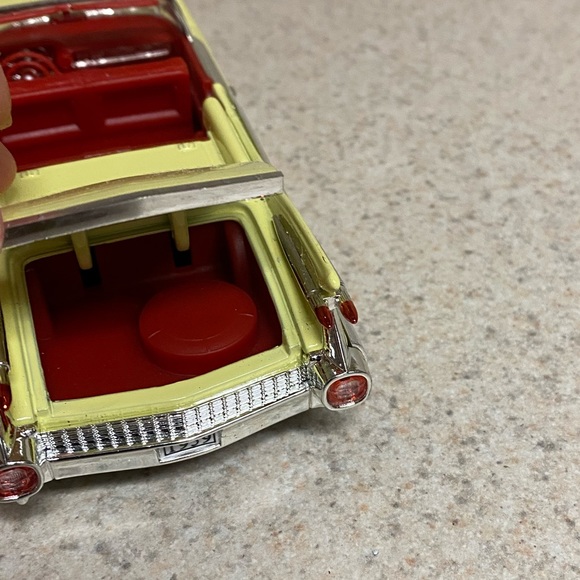 Collectible Diecast 1959 Cadillac Eldorado Biarritz Covertible - Picture 3 of 6
